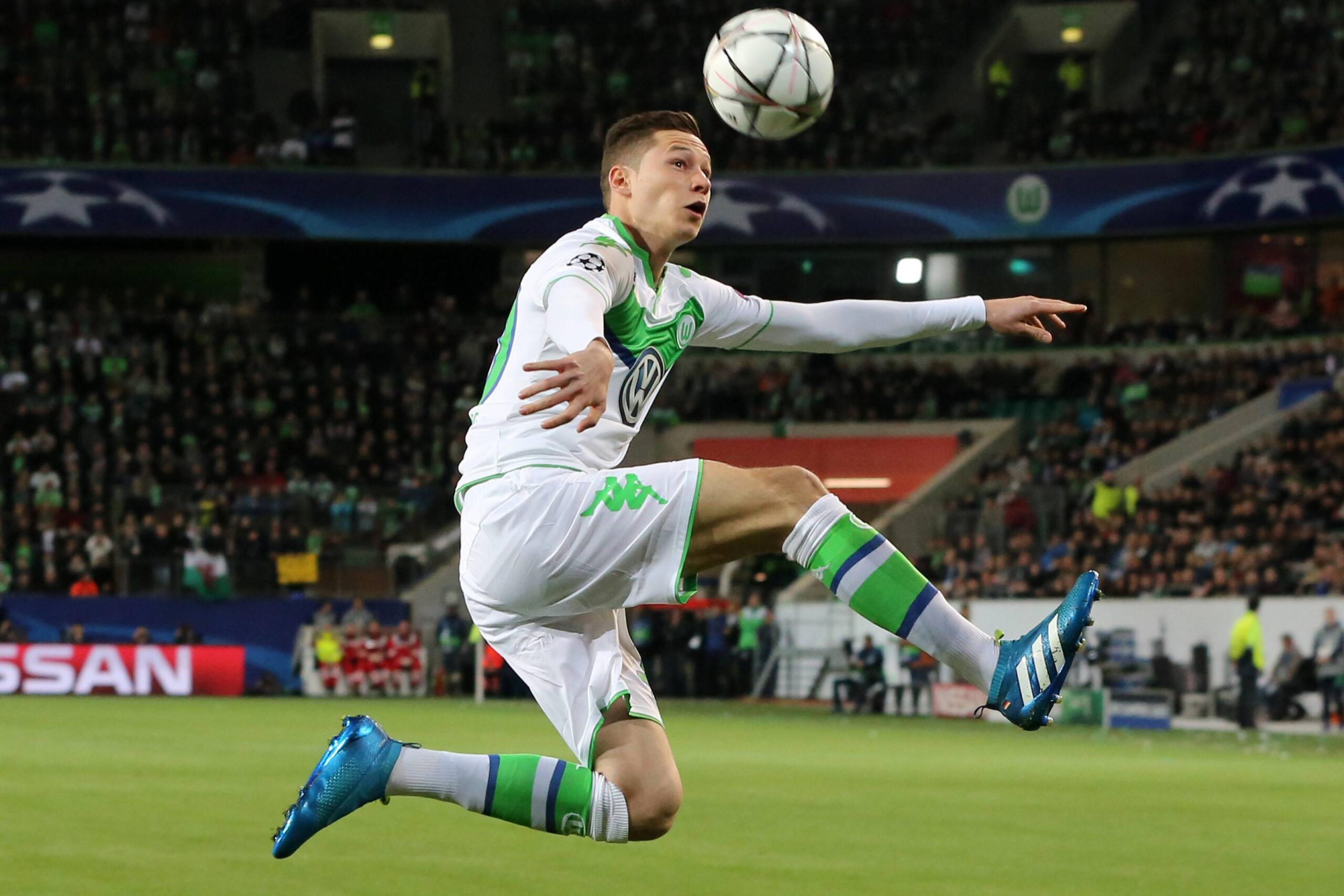 draxler azione wolfsburg away champions league aprile 2016 ifa scaled