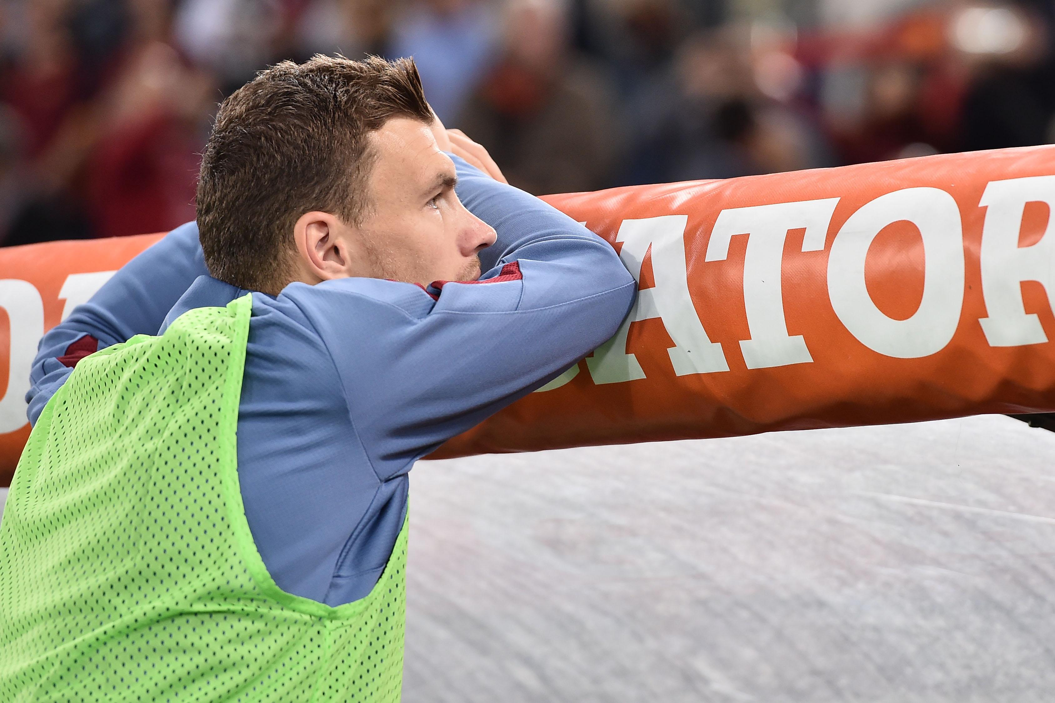 dzeko panchina roma aprile 2016 ifa