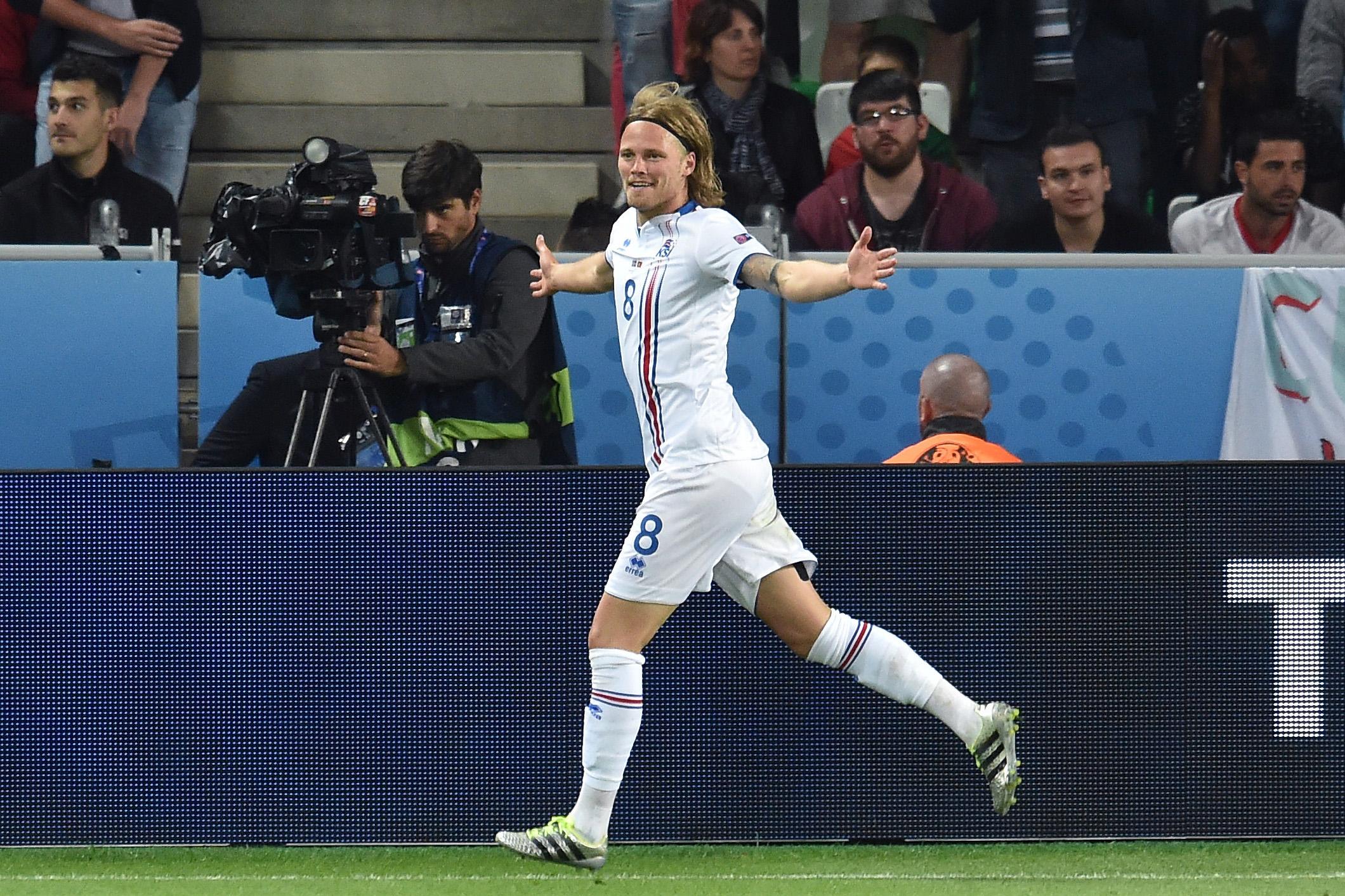 bjarnason esulta islanda away europei giugno 2016 ifa