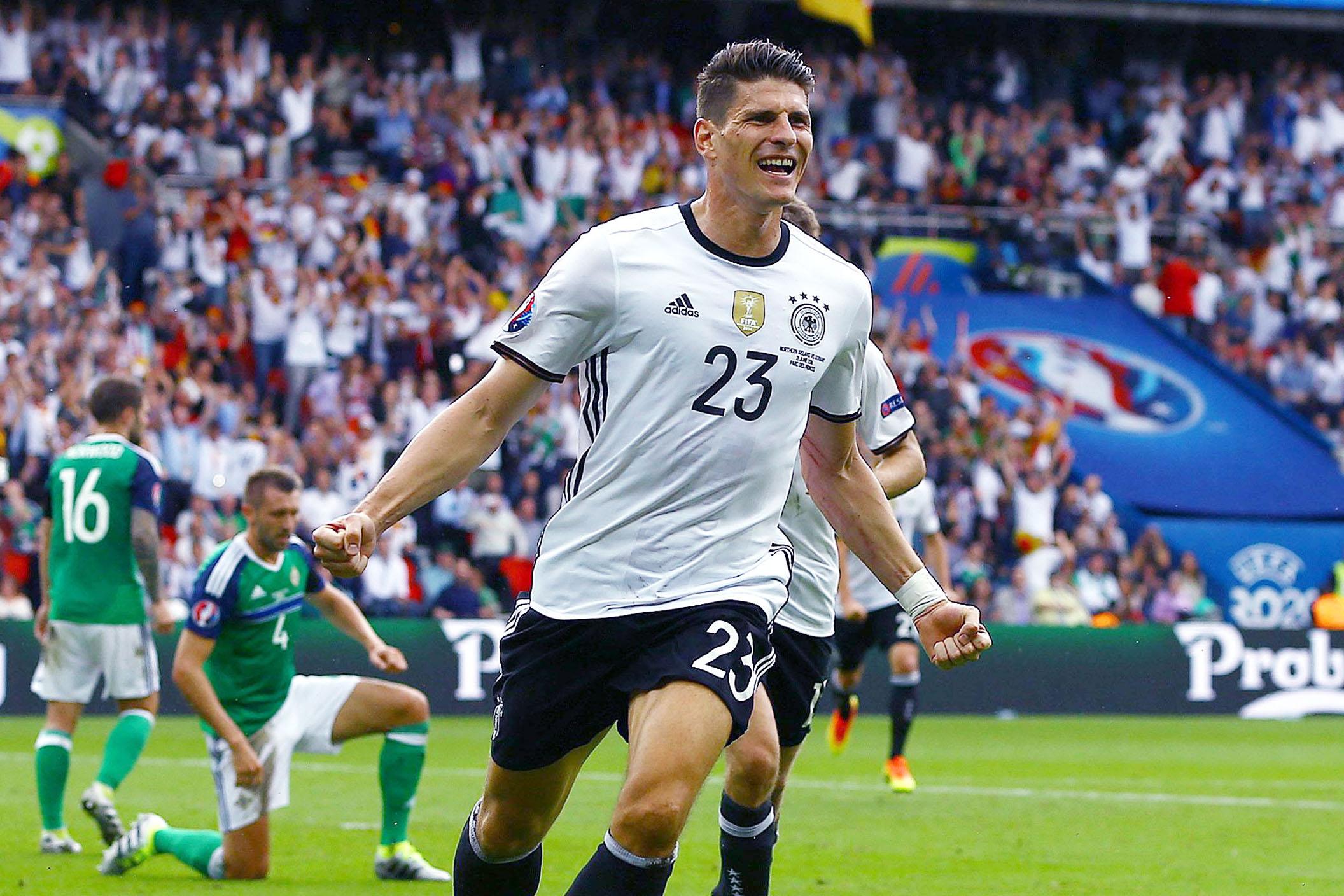 gomez esulta germania europei giugno 2016 ifa