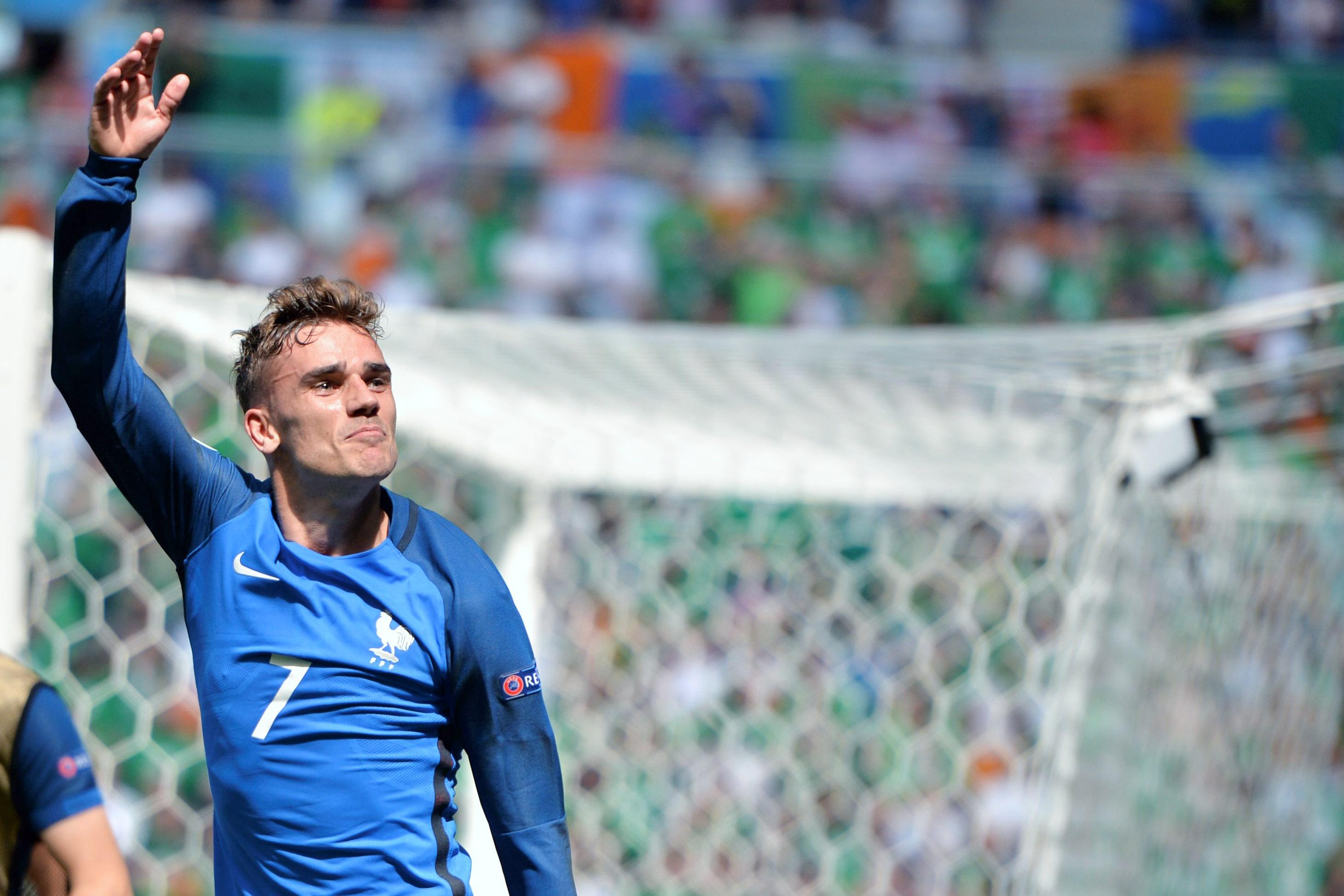 griezmann esulta bis francia europei giugno 2016 ifa