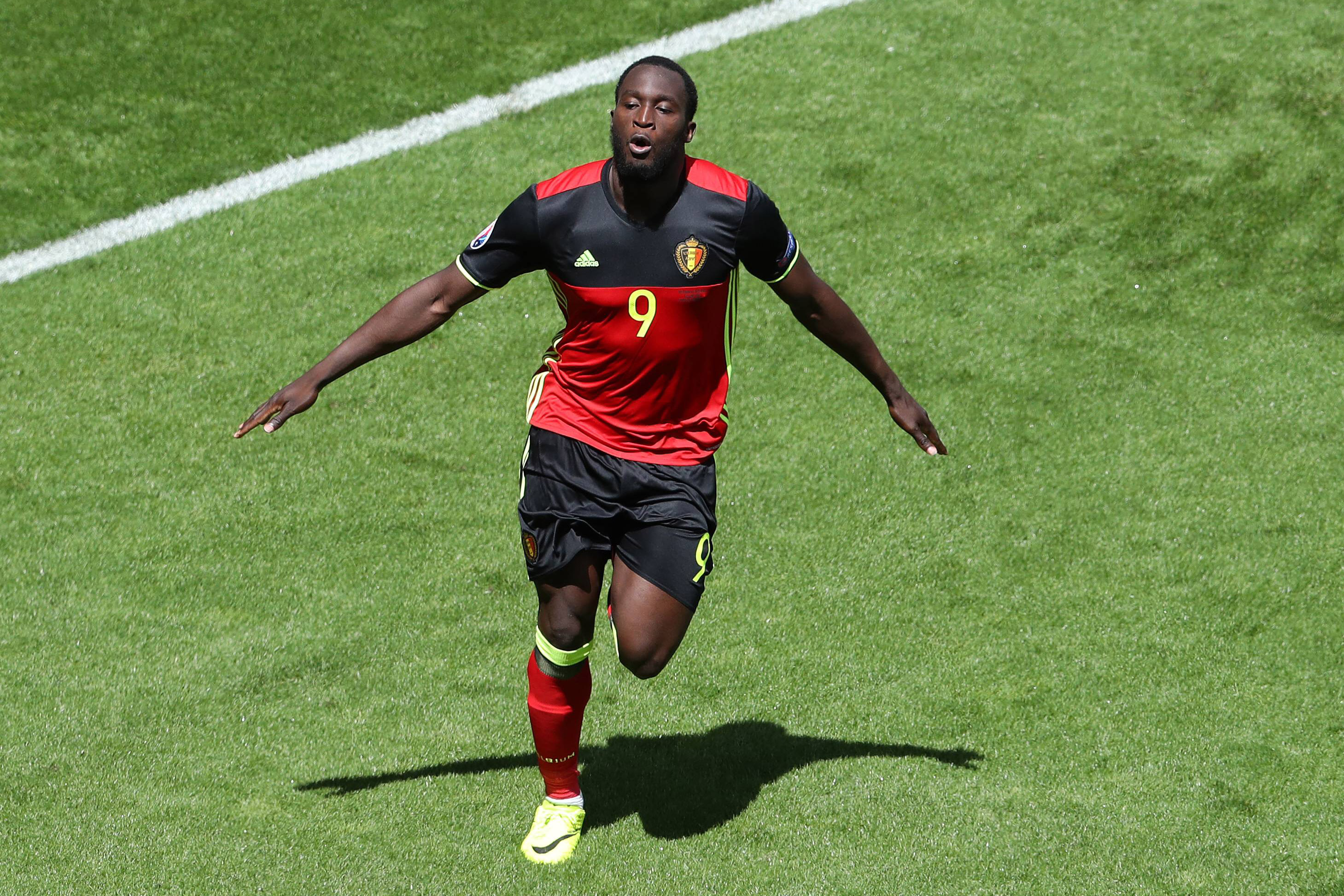 lukaku esulta belgio europei giugno 2016 ifa