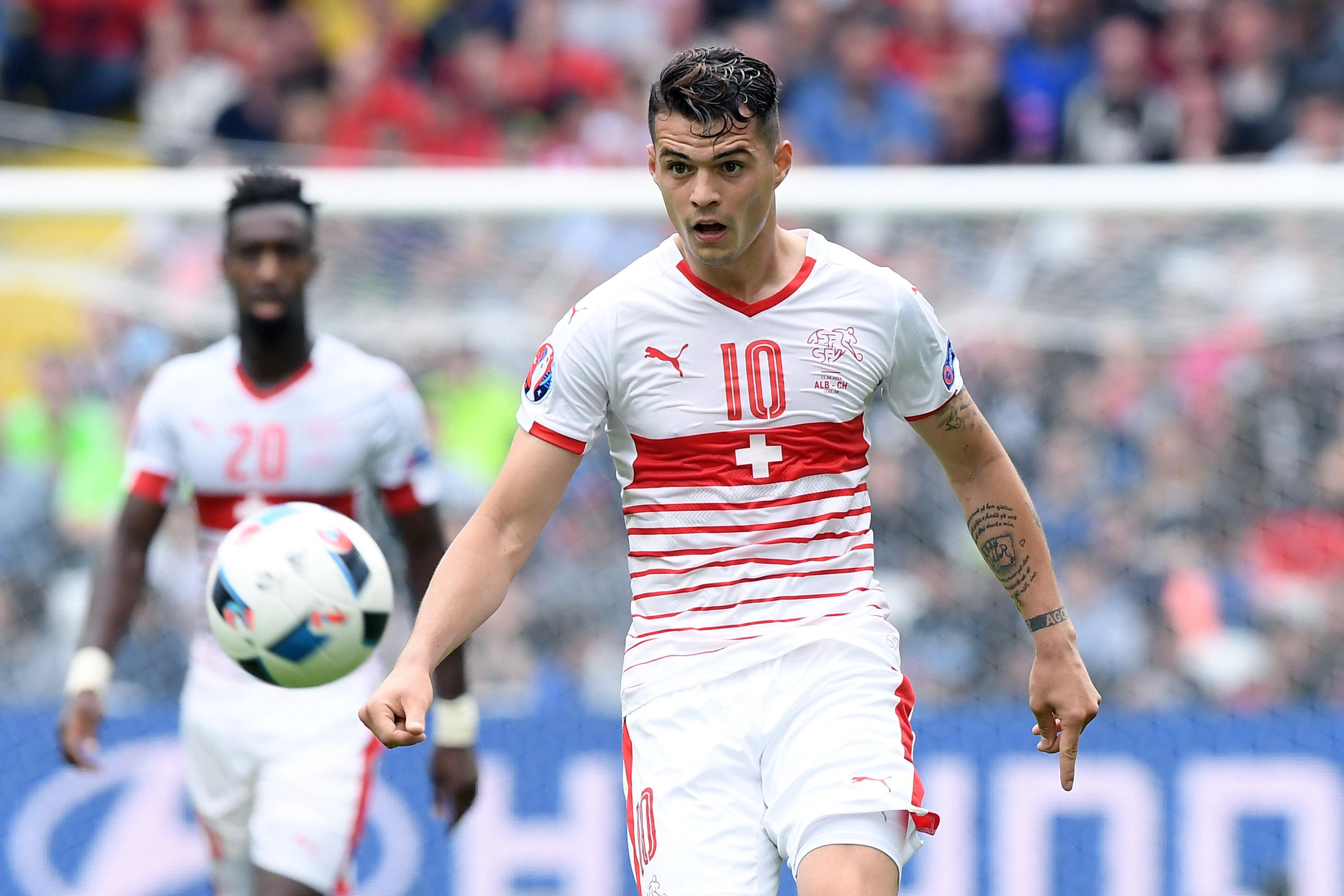 xhaka azione svizzera away europei giugno 2016 ifa