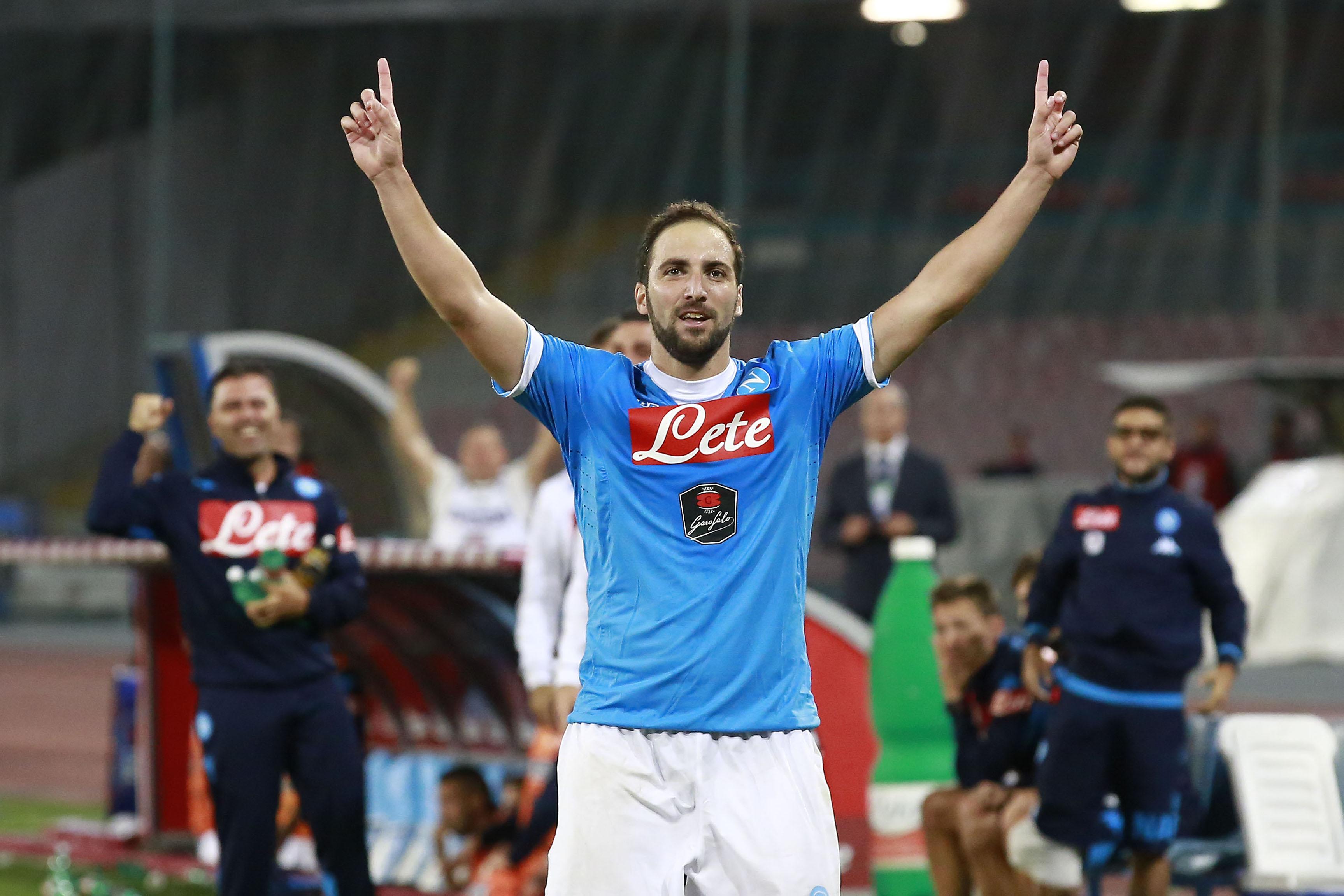 higuain esulta bis napoli settembre 2015 ifa