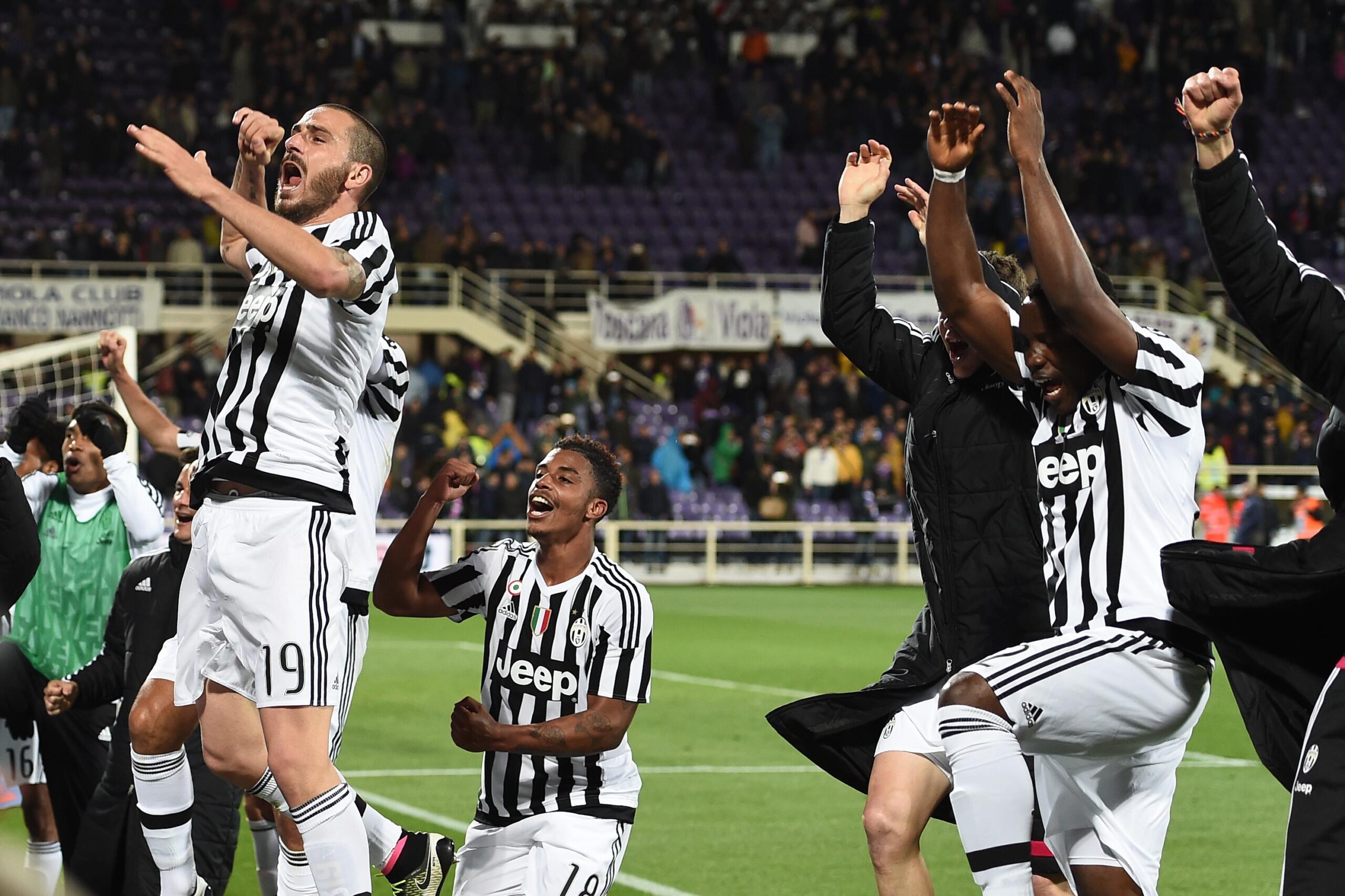 juventus esultanza tris aprile 2016 ifa scaled