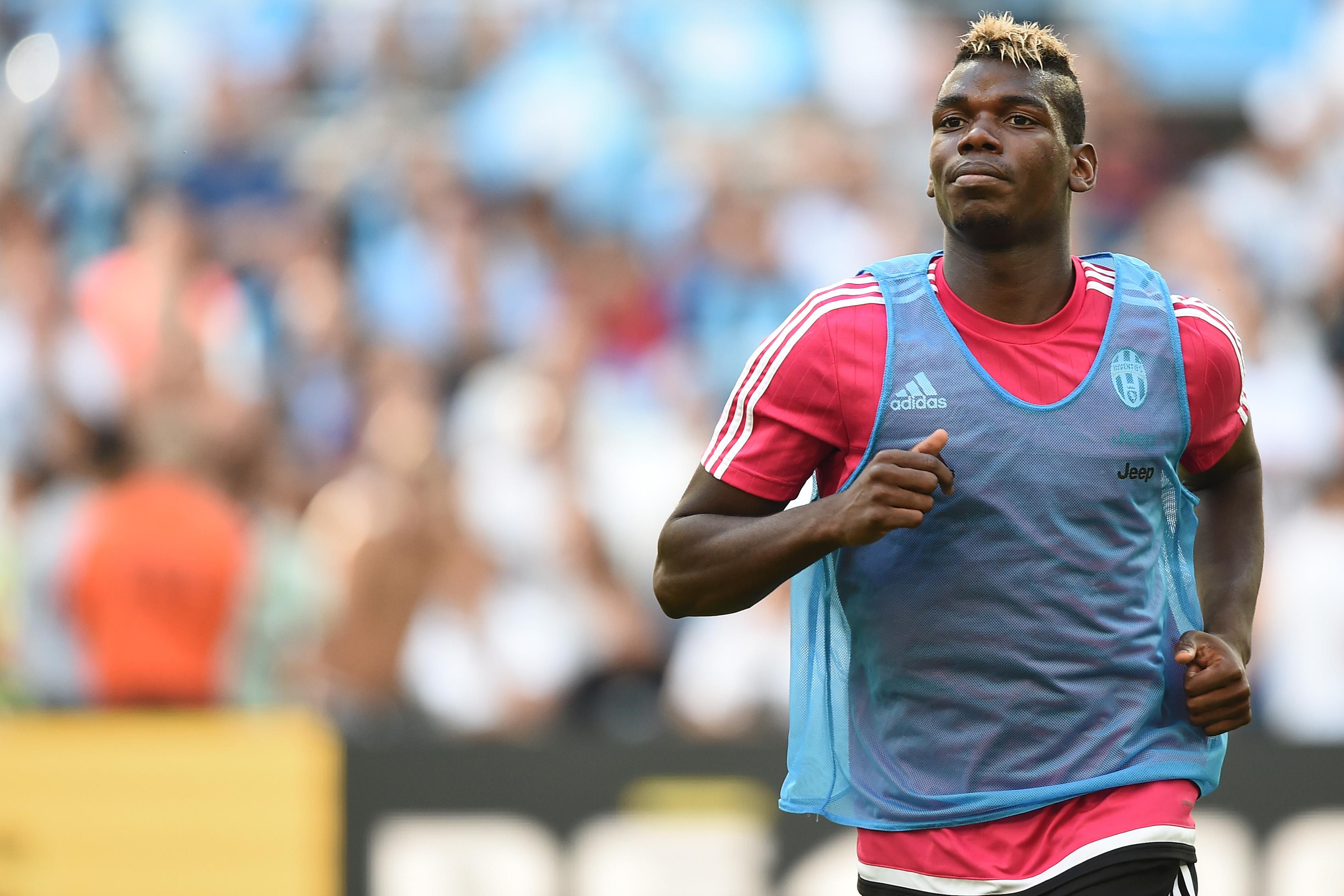 pogba riscaldamento juventus luglio 2015 ifa