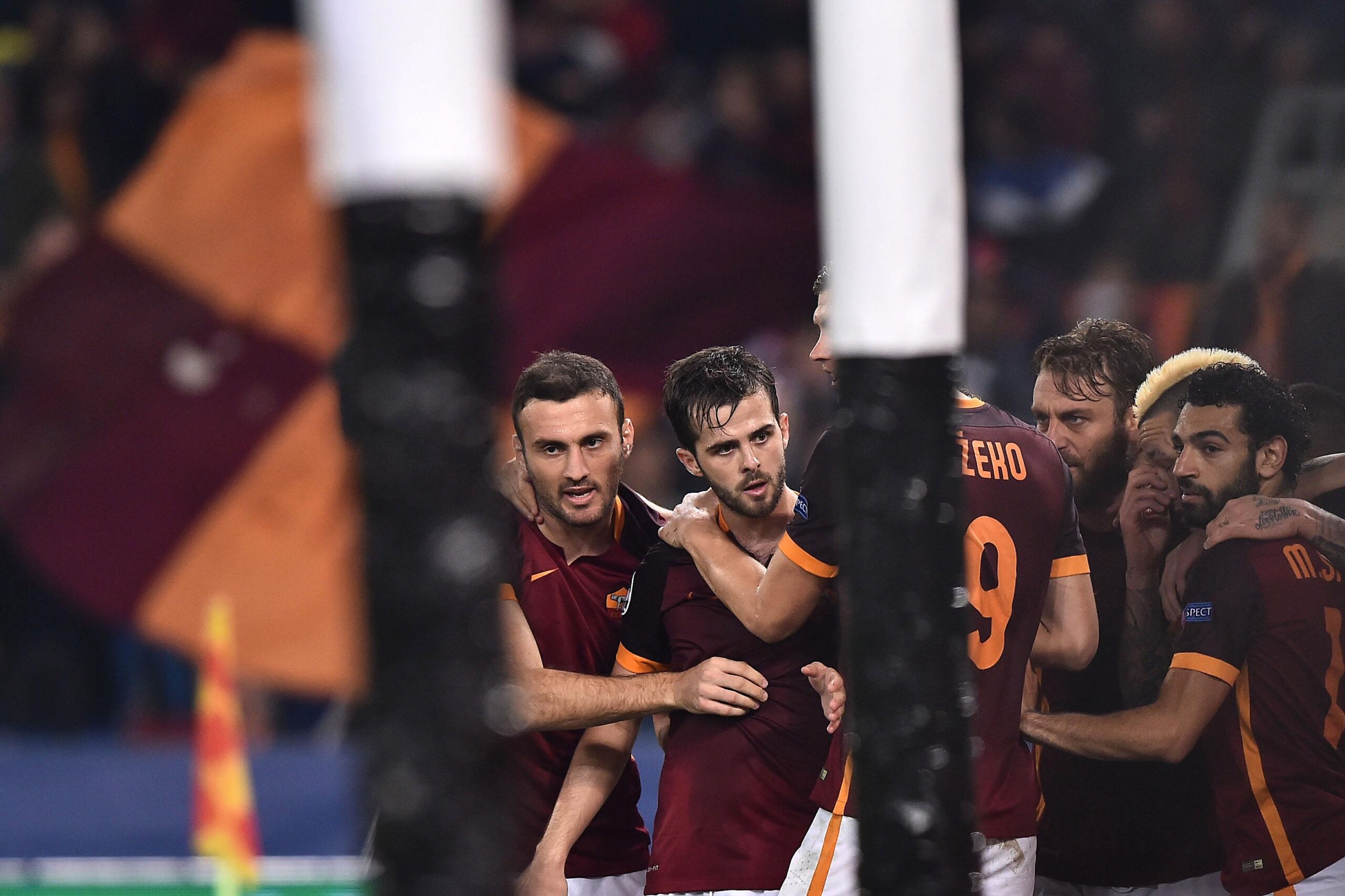 roma esultanza bis champions league novembre 2015 ifa scaled