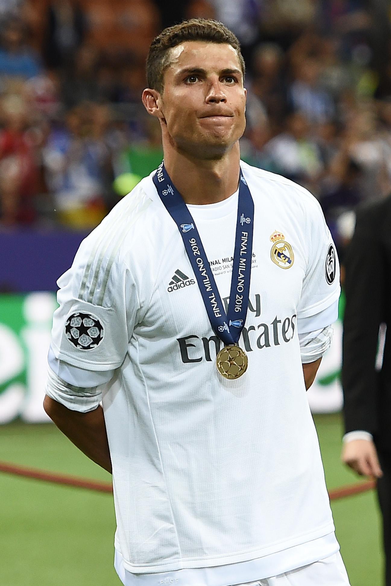 ronaldo cristiano premiazione bis rea madrid finale champions league maggio 2016