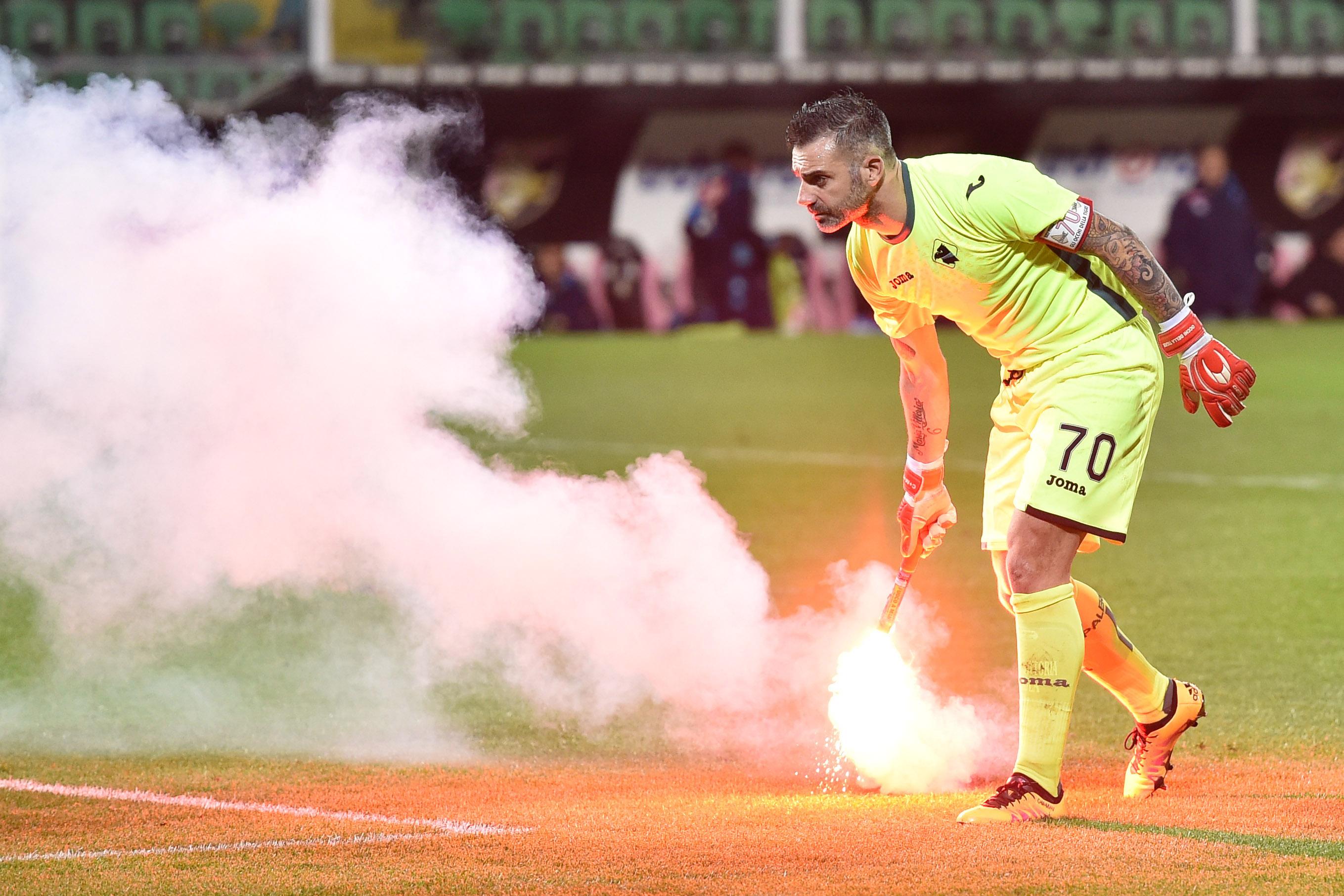 sorrentino fumogeni palermo marzo 2016 ifa