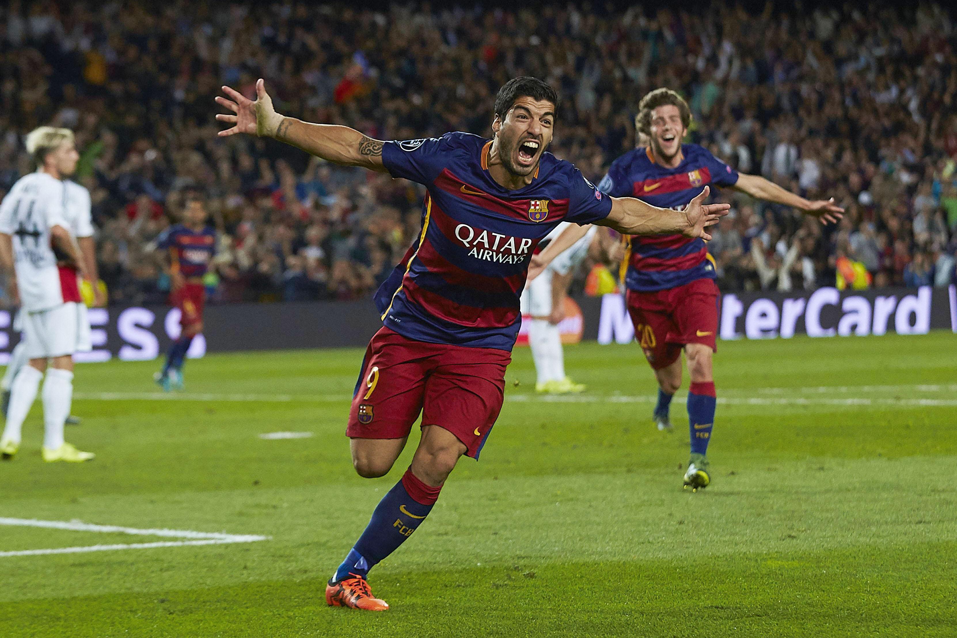 suarez esulta barcellona champions league ottobre 2015 ifa
