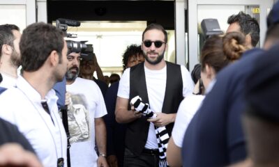 higuain juventus arrivo presentazione luglio 2016 ifa