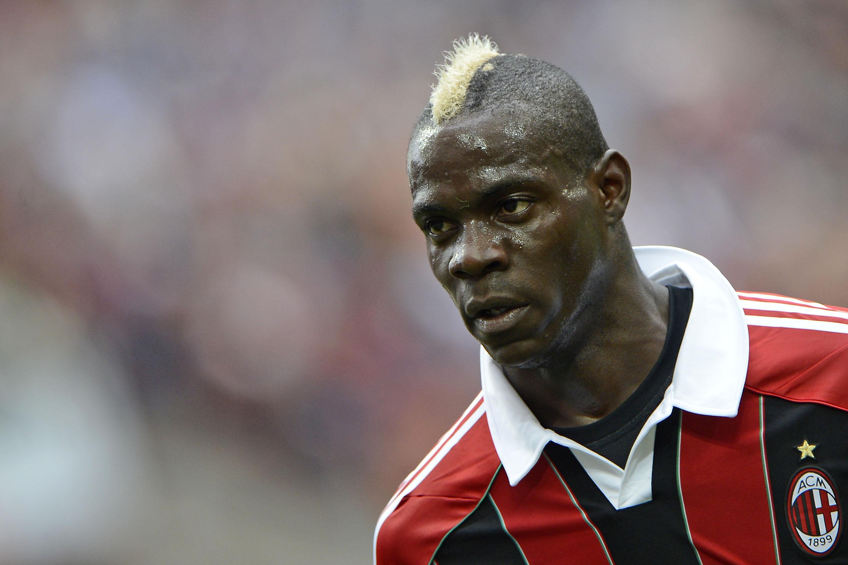 balotelli mario casa milan 2013 (primo piano biondo 1) ifa