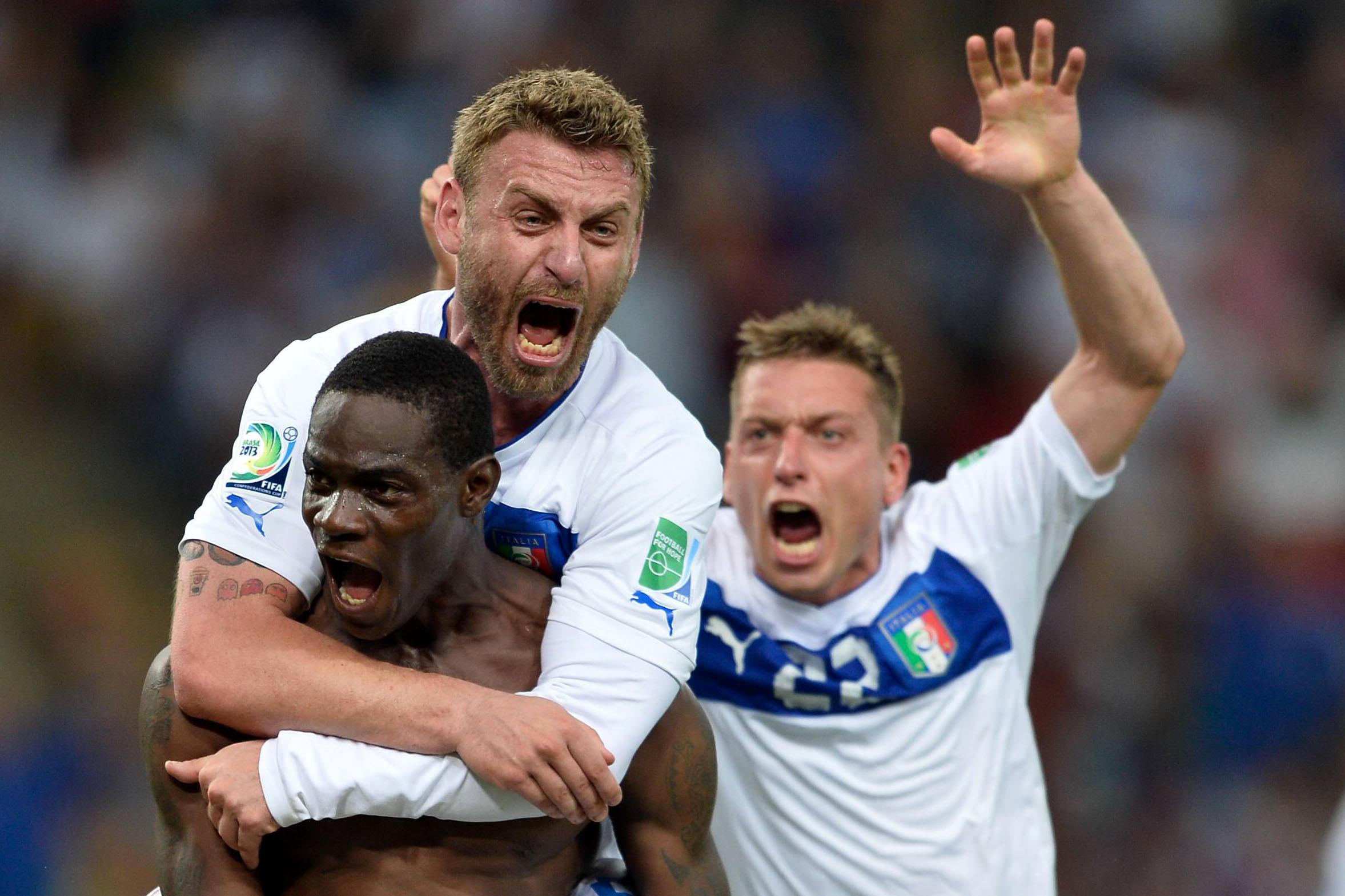balotelli mario italia conf cup 2013 esulta 2 ifa