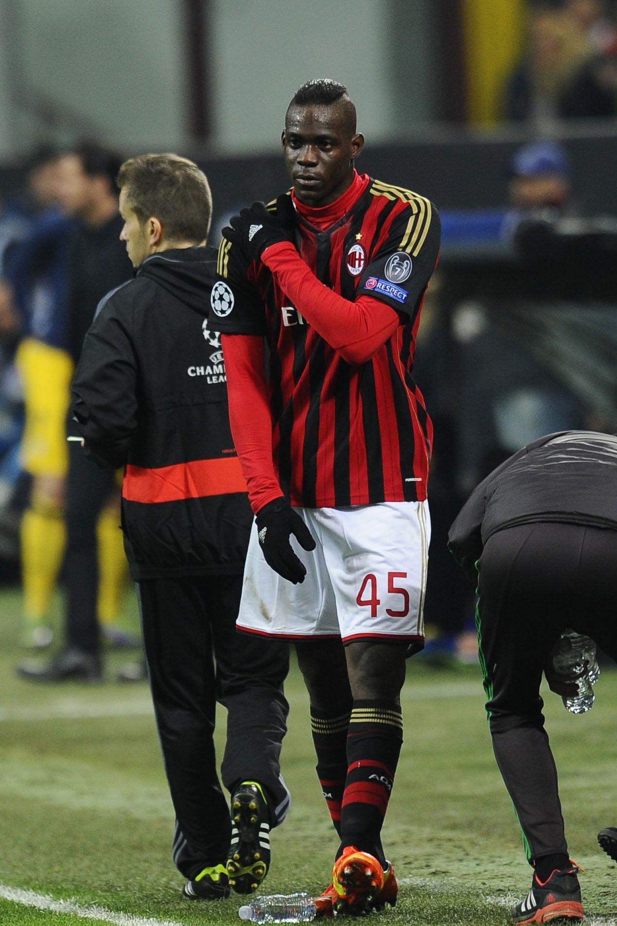 balotelli spalla milan champions febbraio 2014 ifa