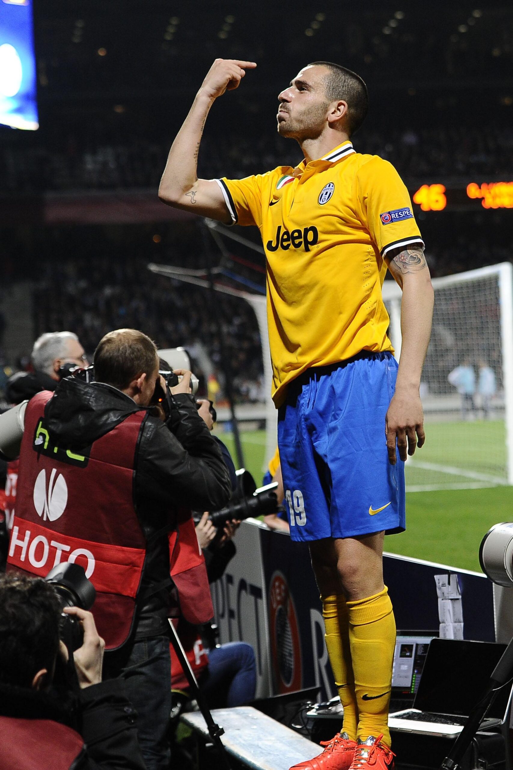 bonucci esulta juventus away europa league aprile 2014 ifa scaled