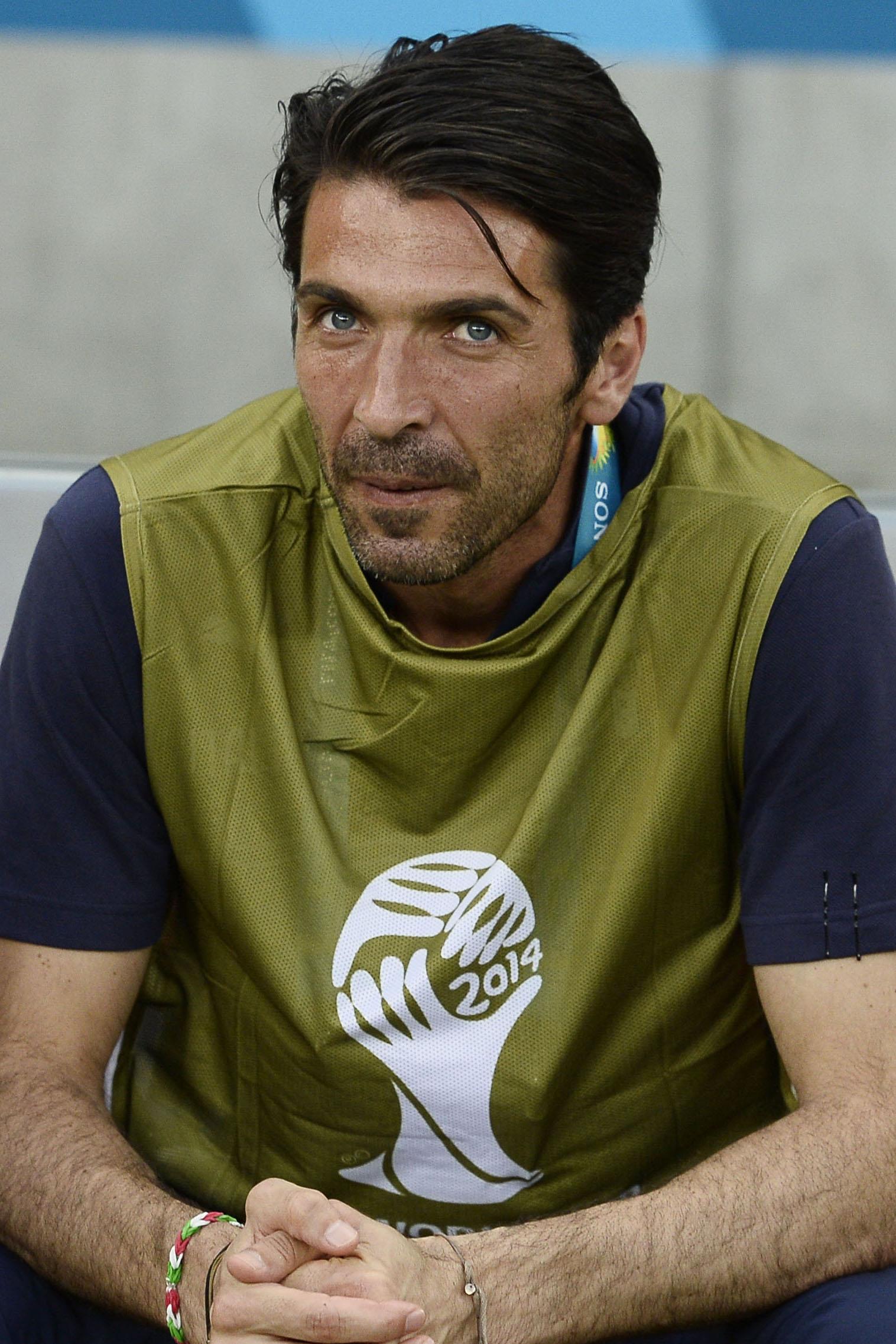 buffon panchina italia giugno 2014 ifa