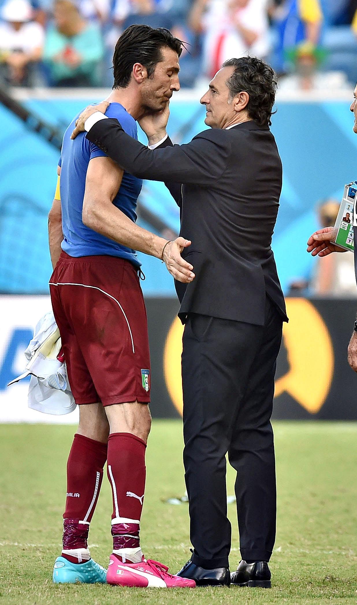 prandelli buffon italia giugno 2014 ifa
