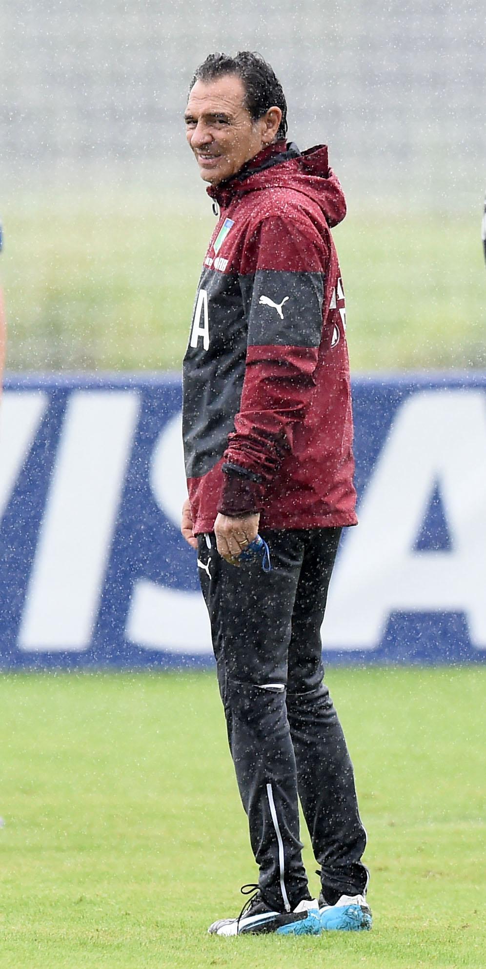 prandelli pioggia allenamento italia giugno 2014 ifa