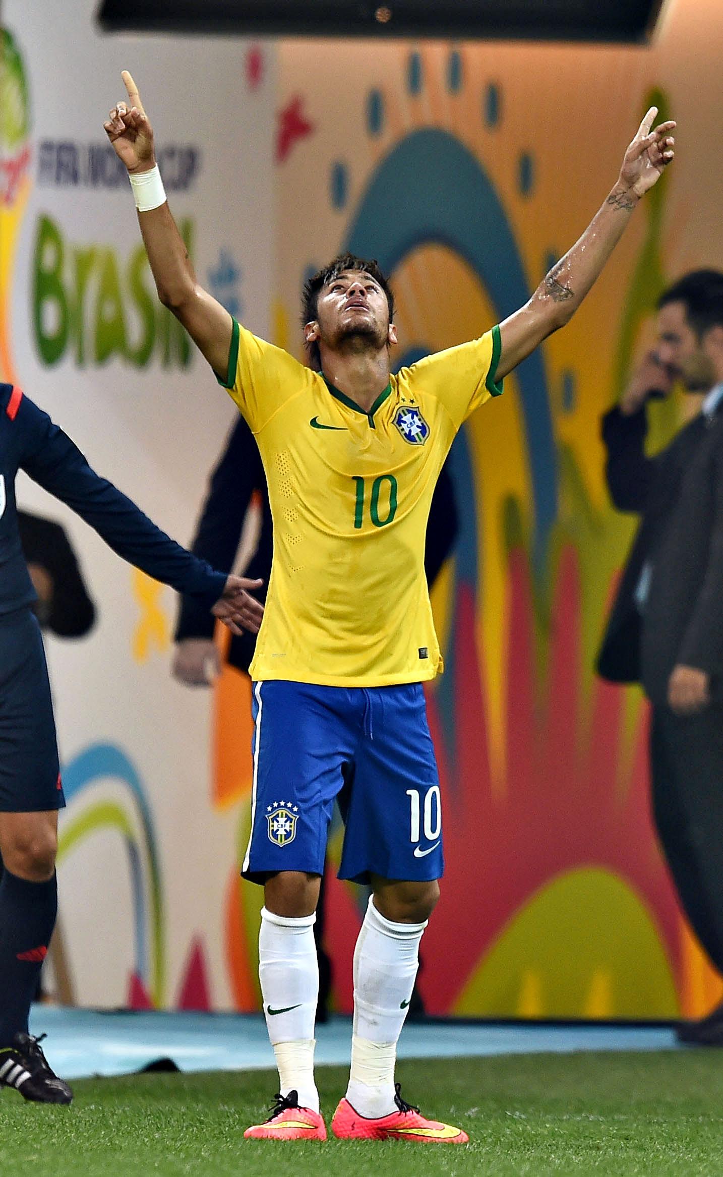 neymar esulta brasile giugno 2014 ifa