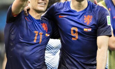 robben van persie esultano olanda away giugno 2014 ifa