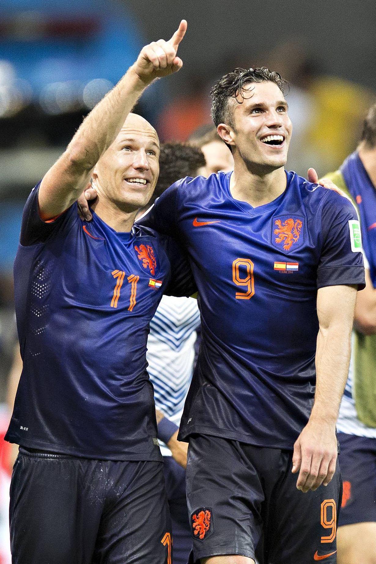 robben van persie esultano olanda away giugno 2014 ifa