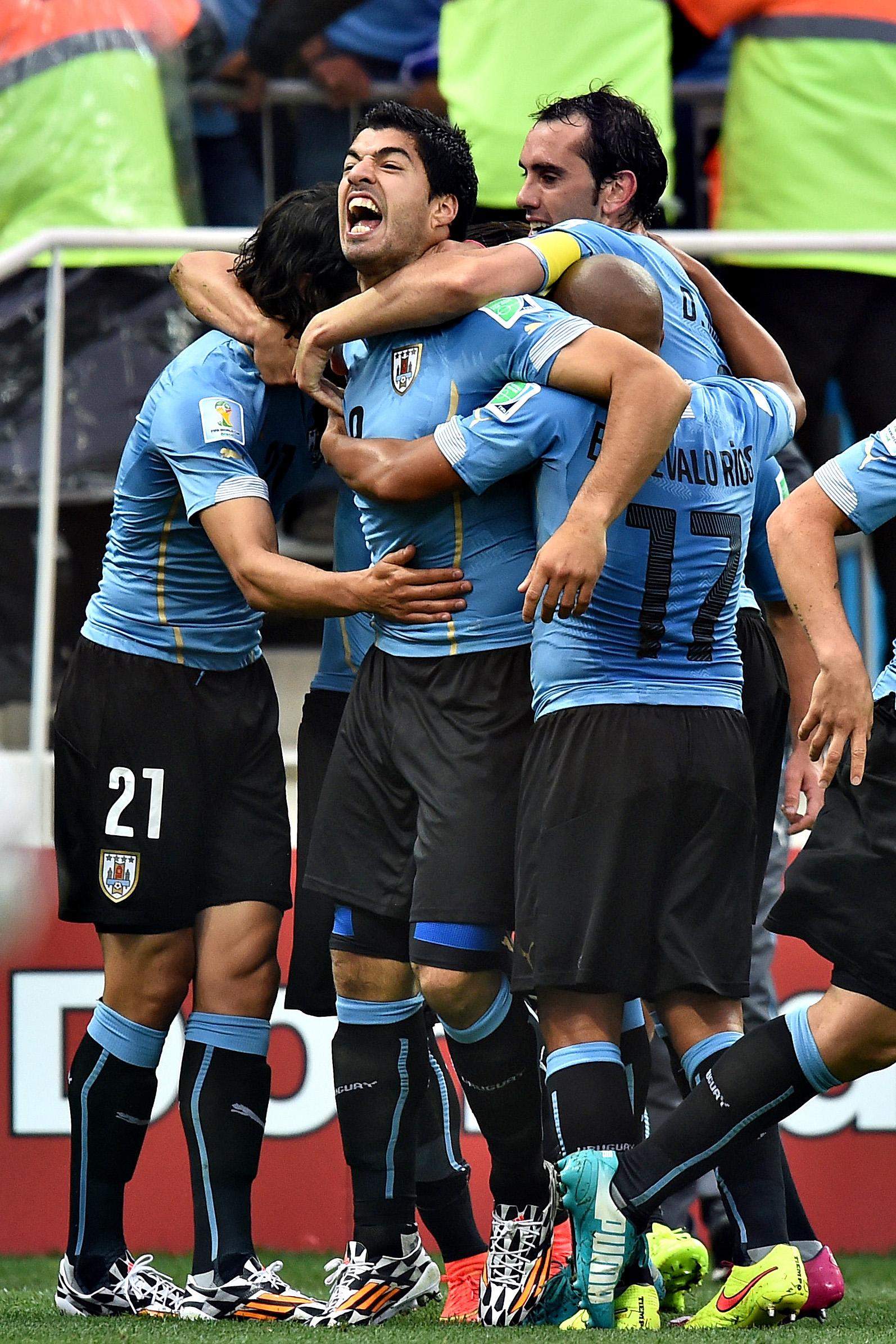 uruguay gruppo esulta giugno 2014 ifa