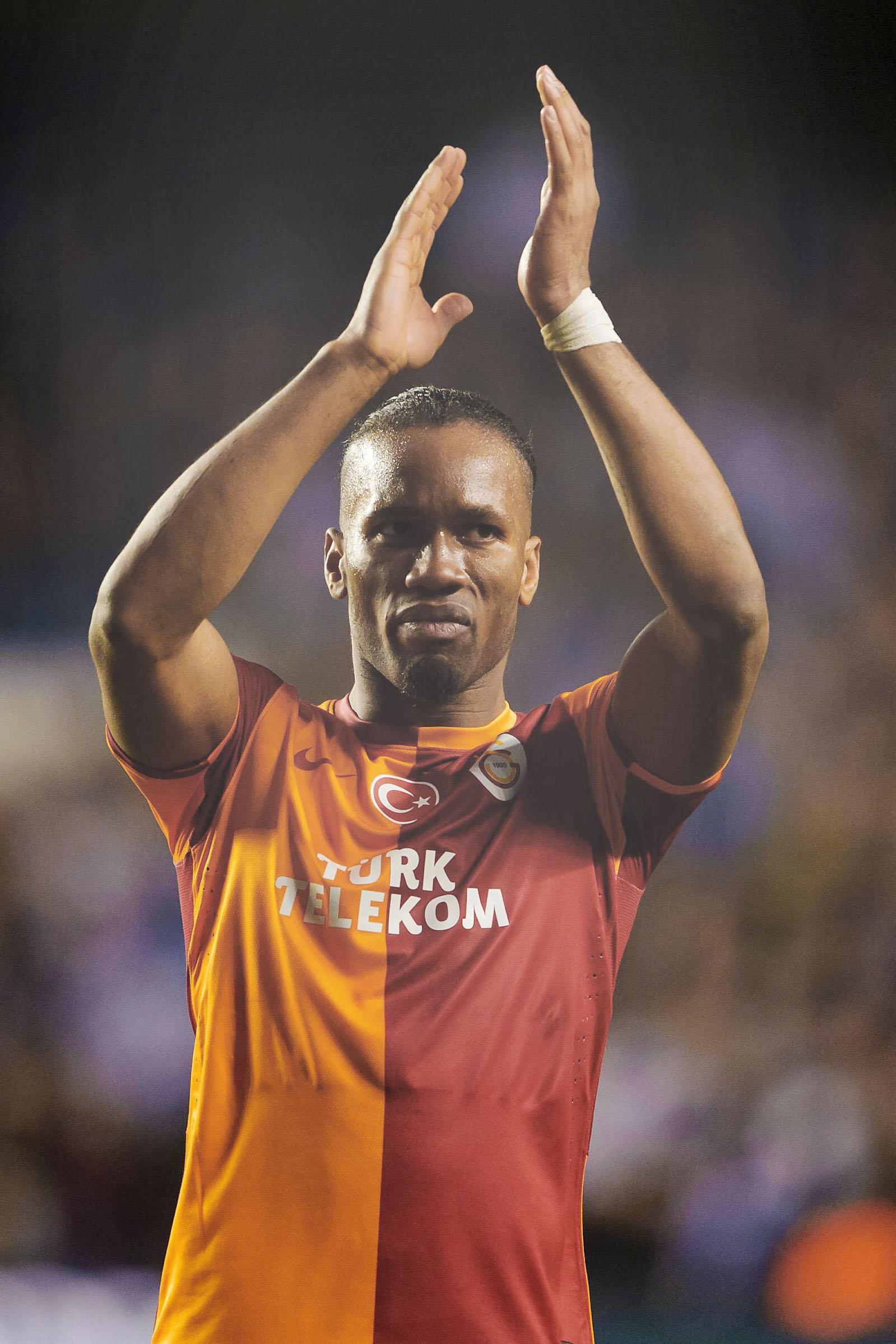 drogba applaude galatasaray champions marzo 2014 ifa