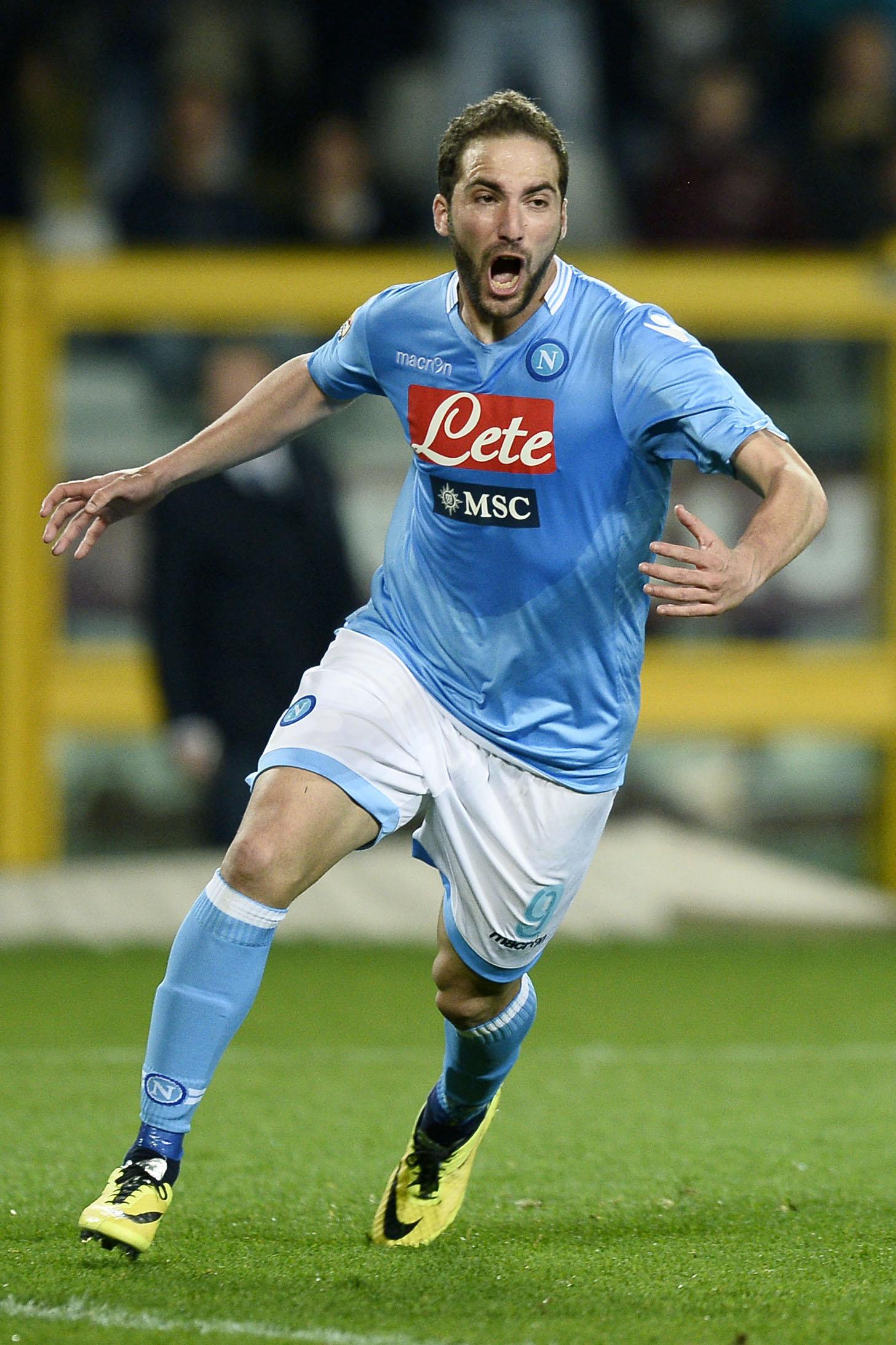 higuain esulta napoli marzo 2014 ifa