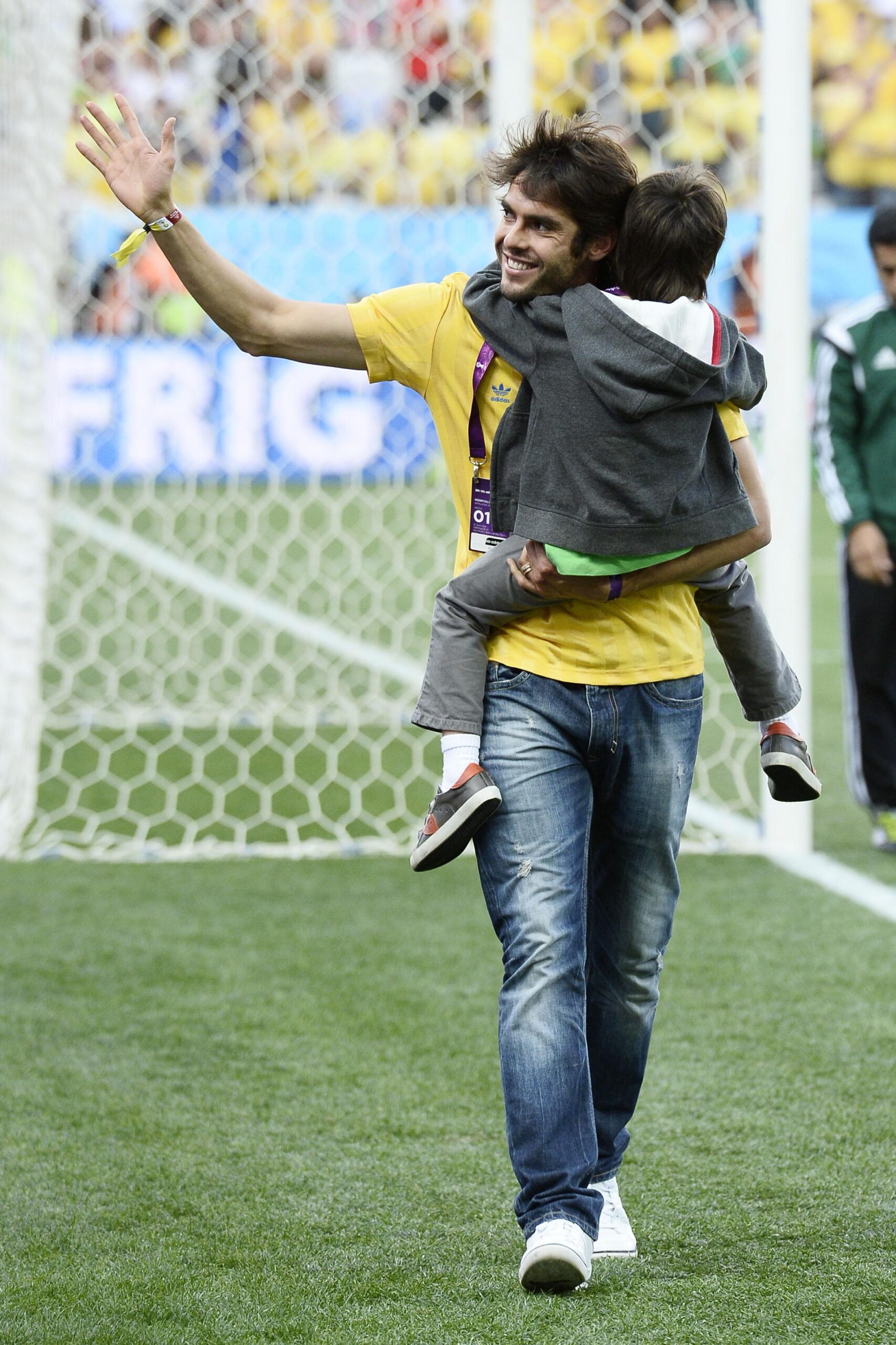 kaka saluta giugno 2014 ifa scaled