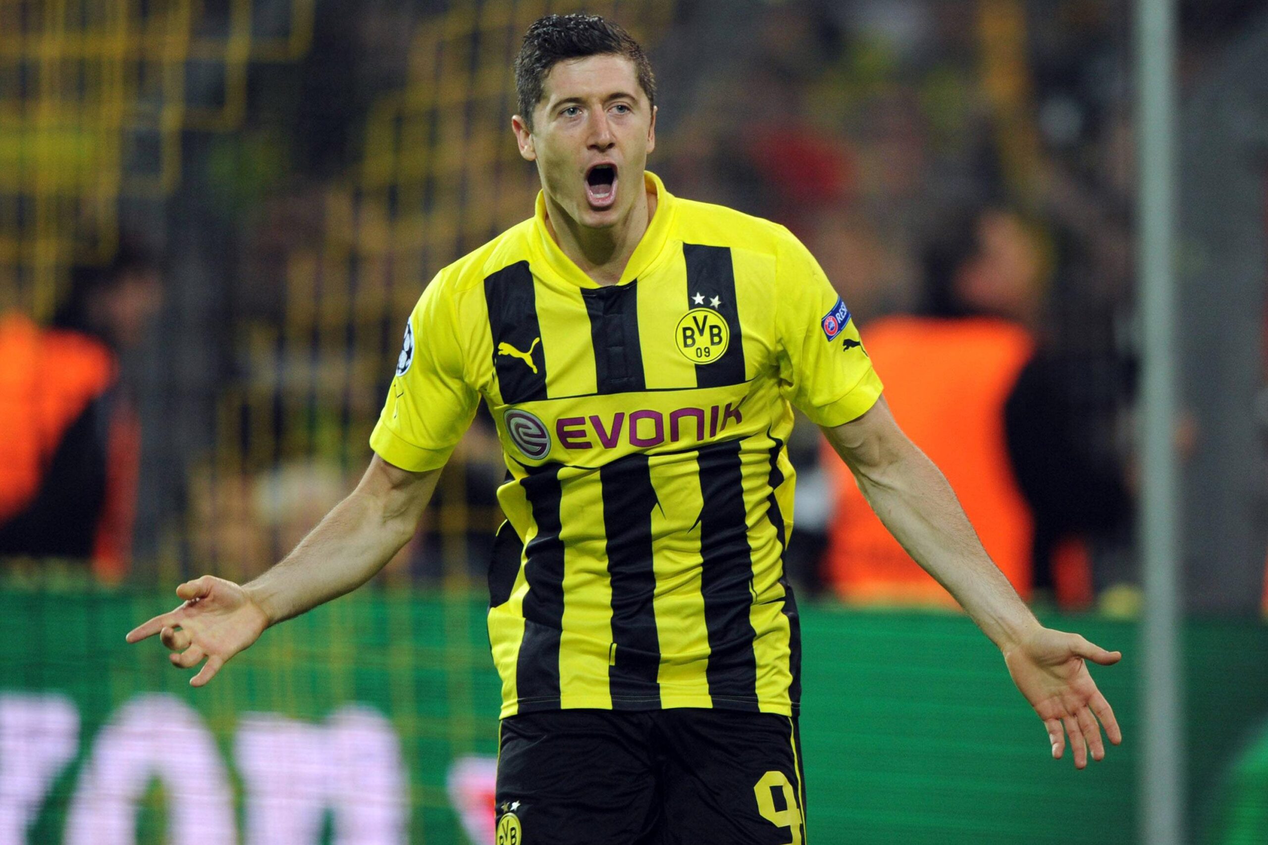 lewandowski borussia 2013 esulta 1 ifa scaled