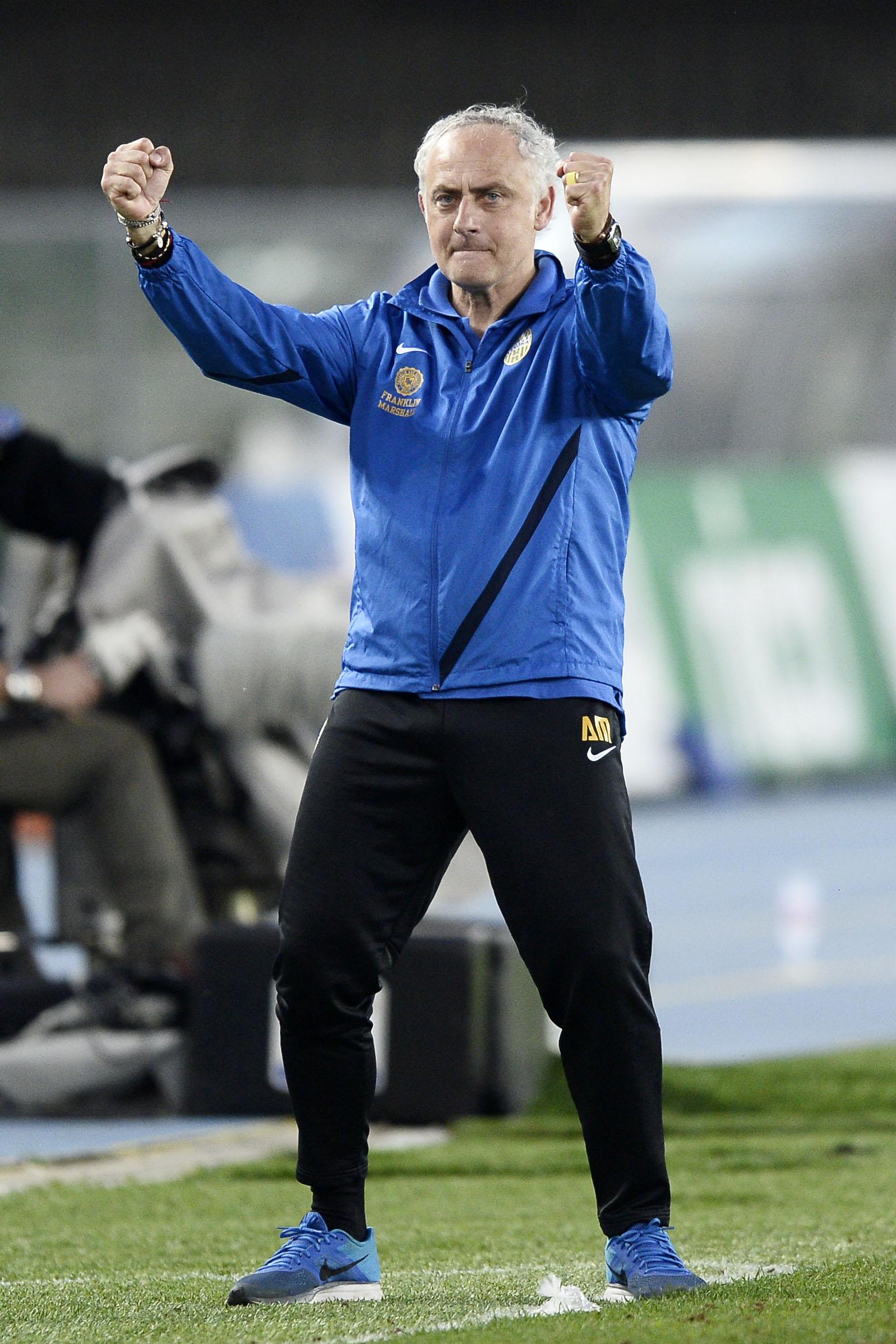 mandorlini esulta verona aprile 2014 ifa