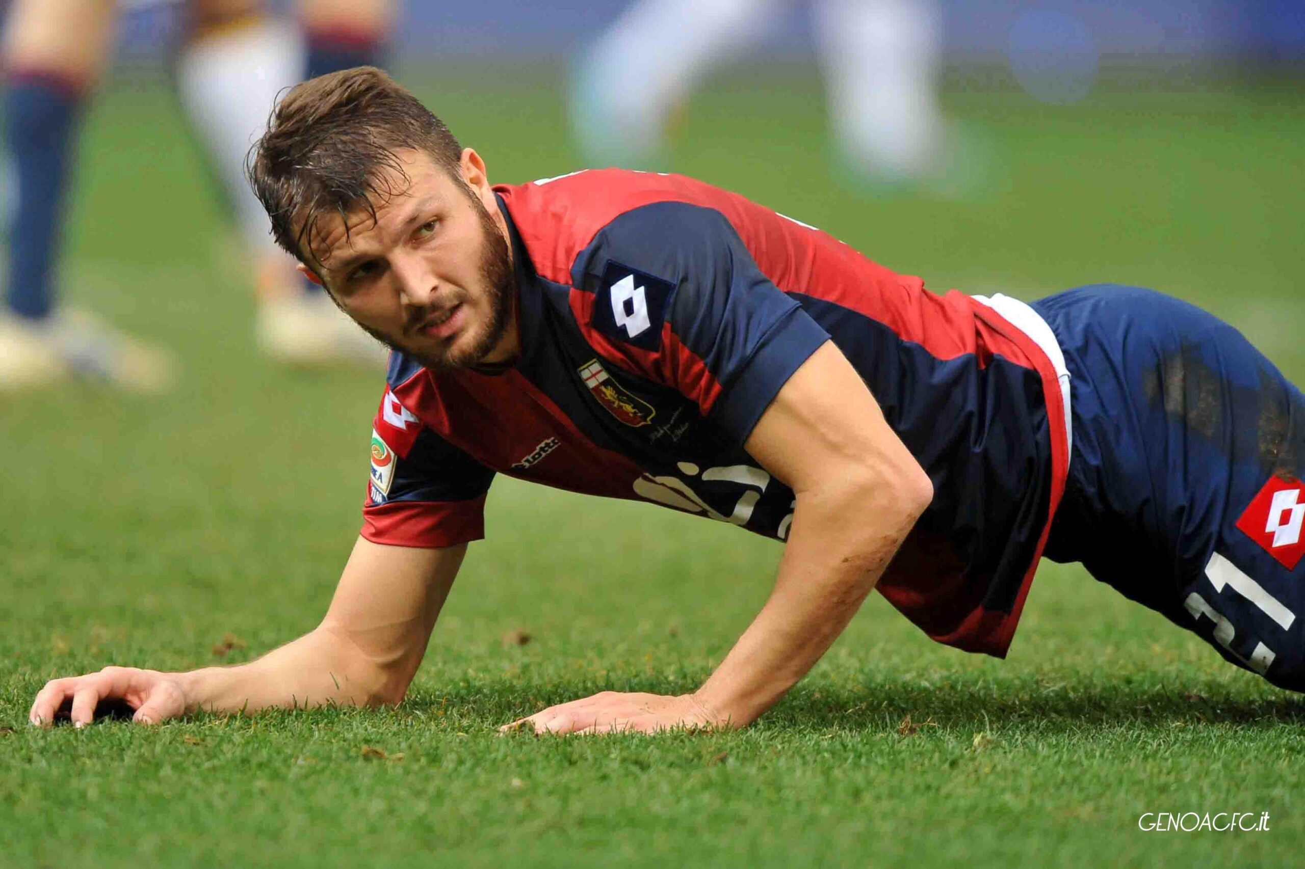 Marco motta sdraiato genoa