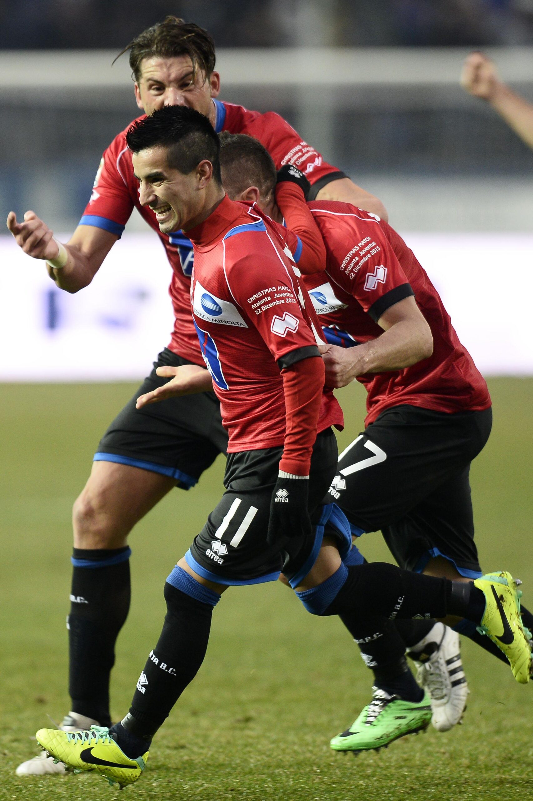 moralez maxi esulta atalanta natale 2013 ifa scaled