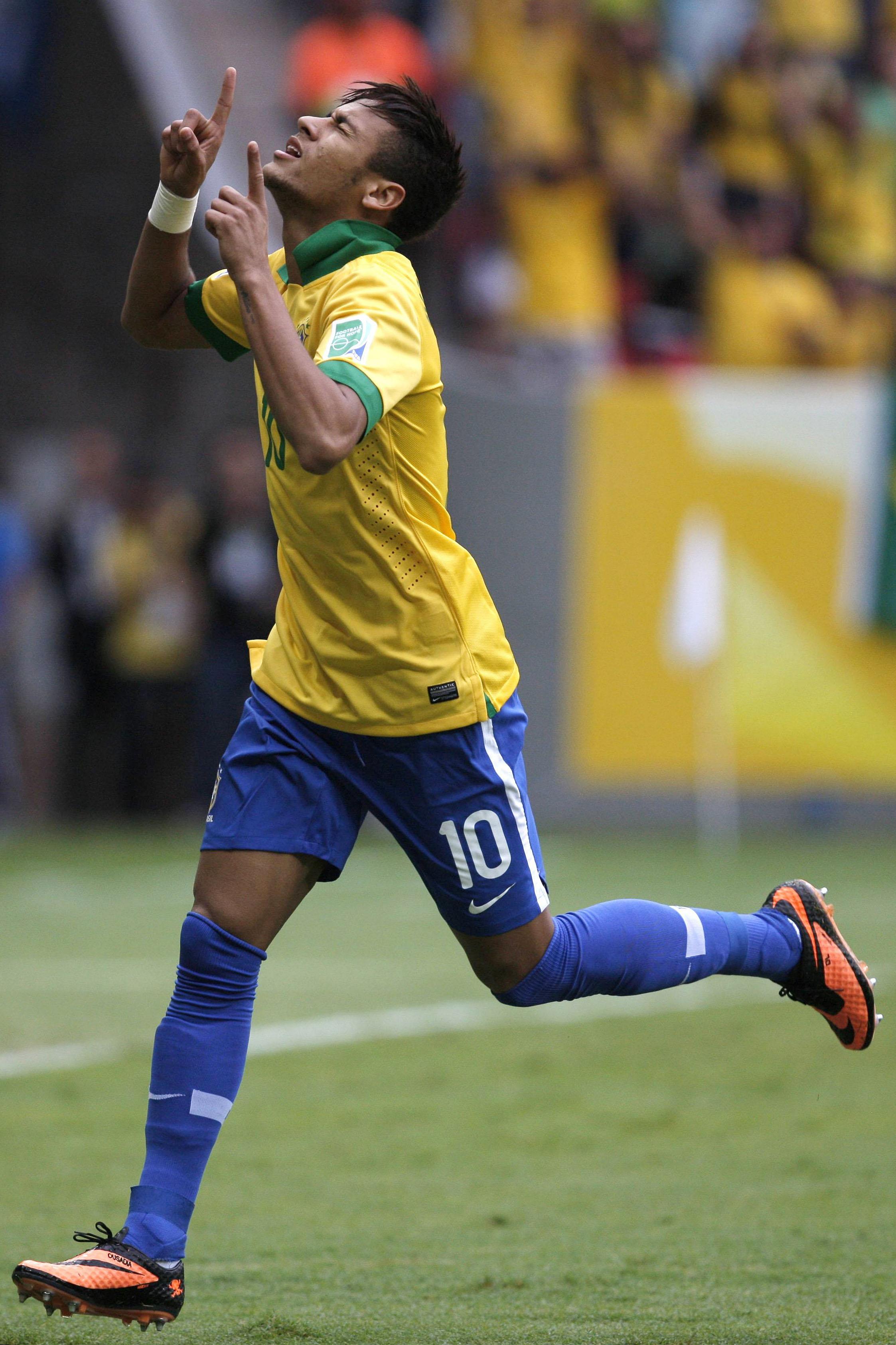 neymar brasile confederations 2013 esulta ifa