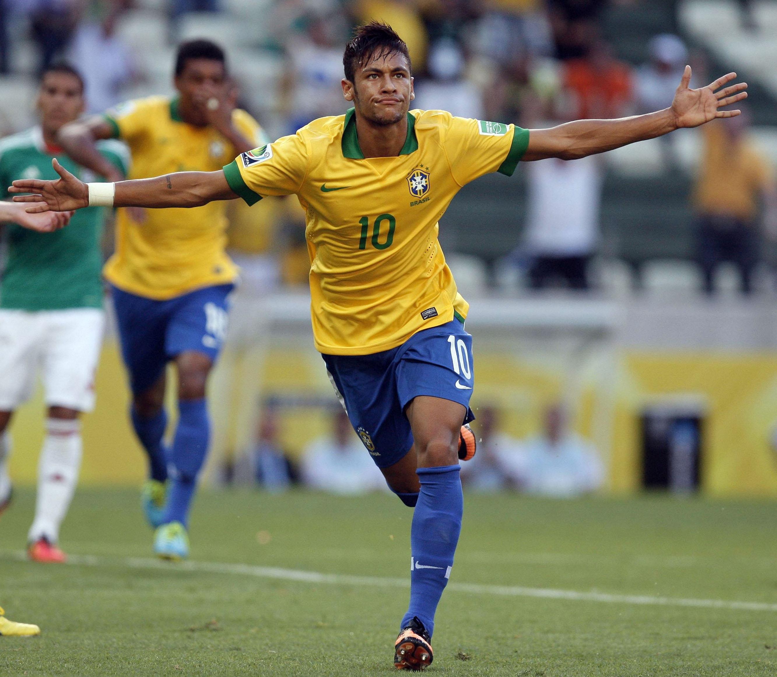 neymar conf cup 2013 esulta braccia larghe 1 ifa