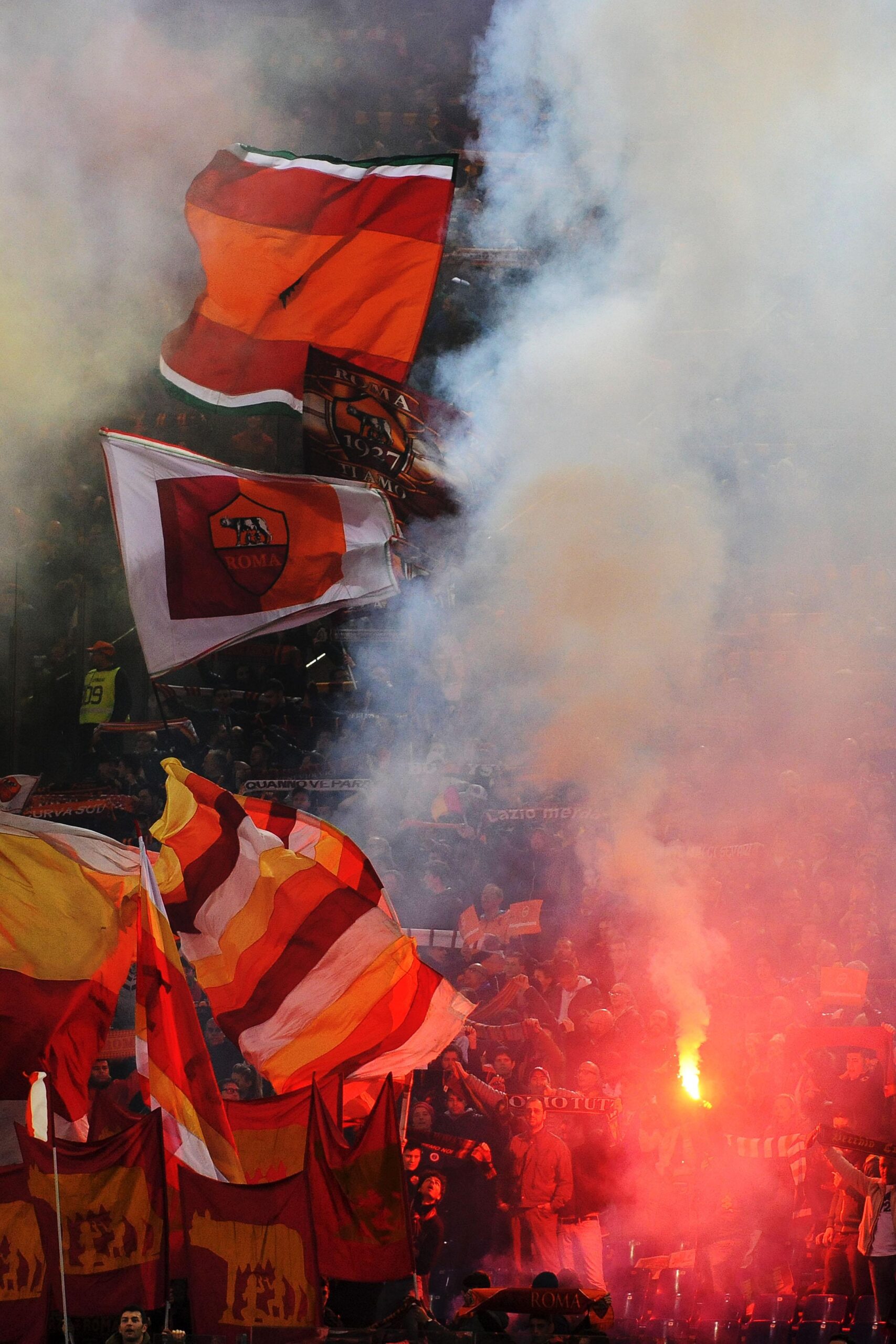 roma tifo fumogeni marzo 2014 ifa scaled