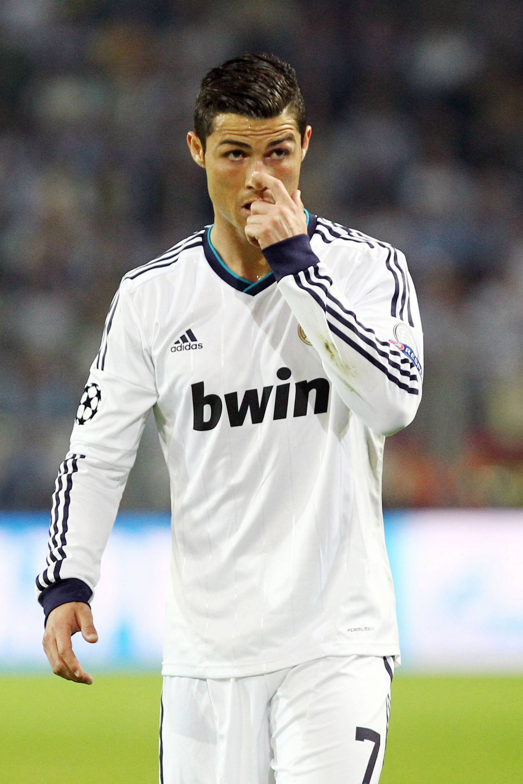 ronaldo cristiano real madrid casa 2012 partita ifa scaled