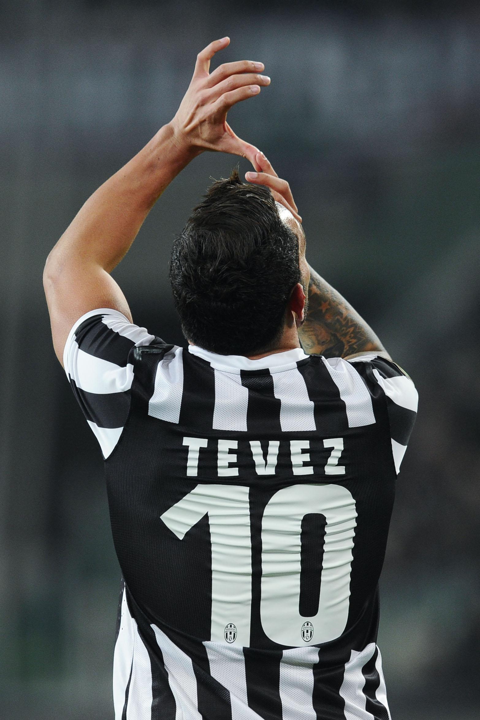 tevez spalle esulta juventus febbraio 2014 ifa